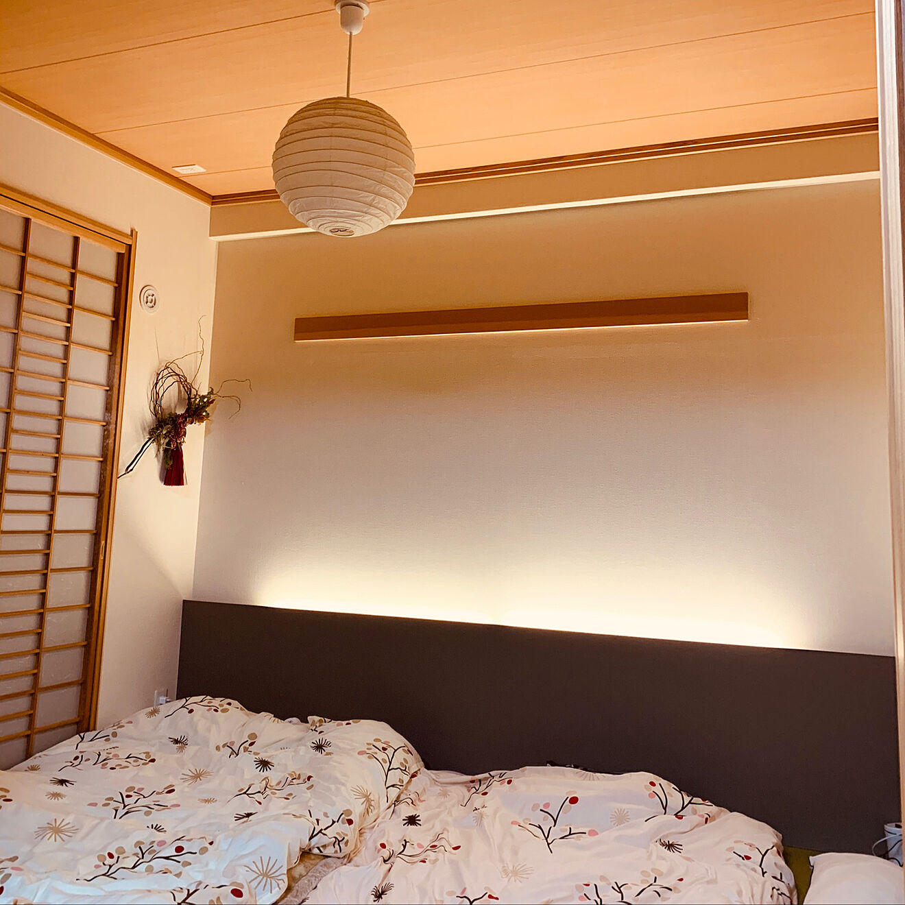 mint - 一番好きな場所/ふかし壁DIY/間接照明/寝室インテリア/和室/ベッド周り のインテリア実例