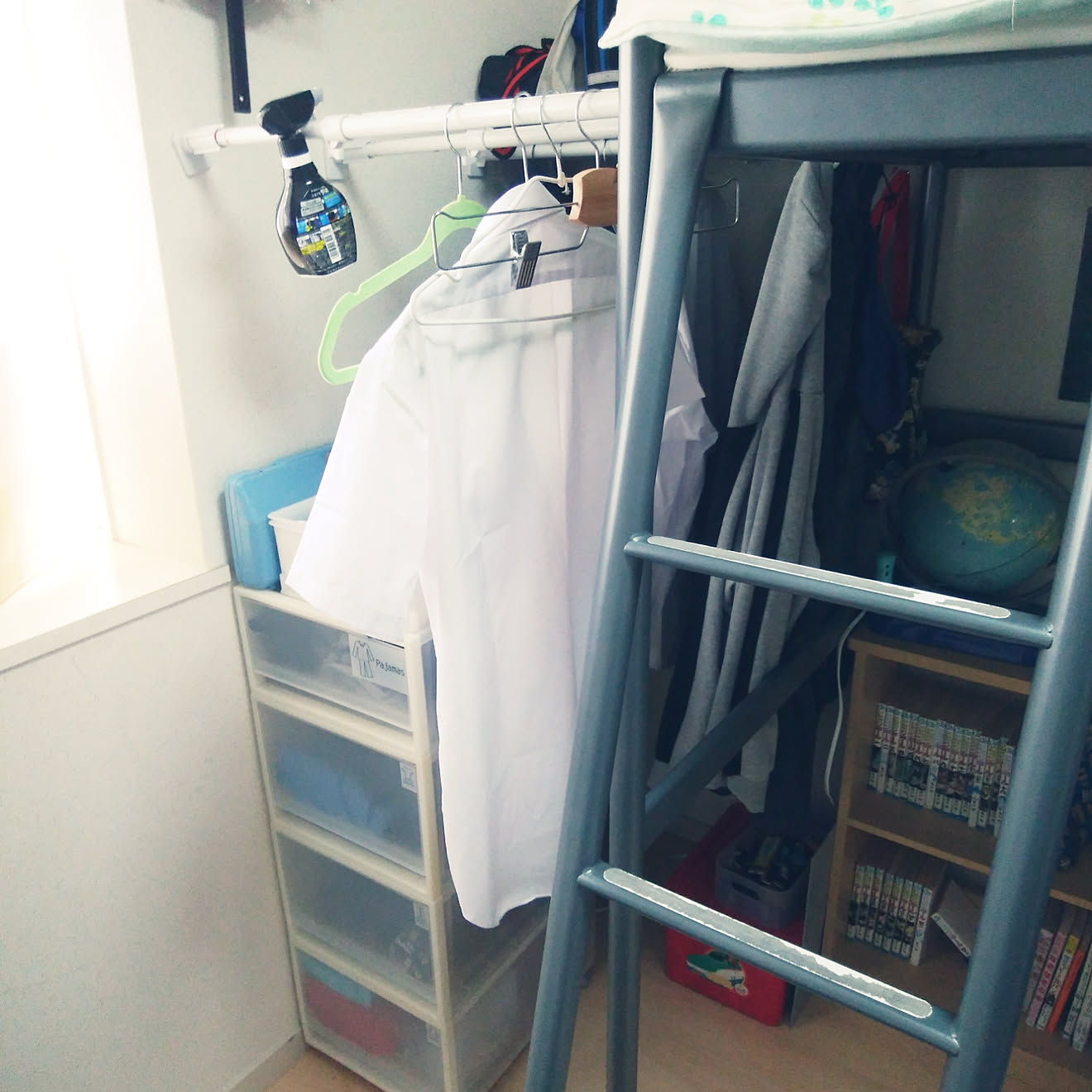 ベッド周り/子供服収納/中学生男子部屋/突っ張り棚/ロフトベッド&hellip;などのインテリア実例 20180423 090737