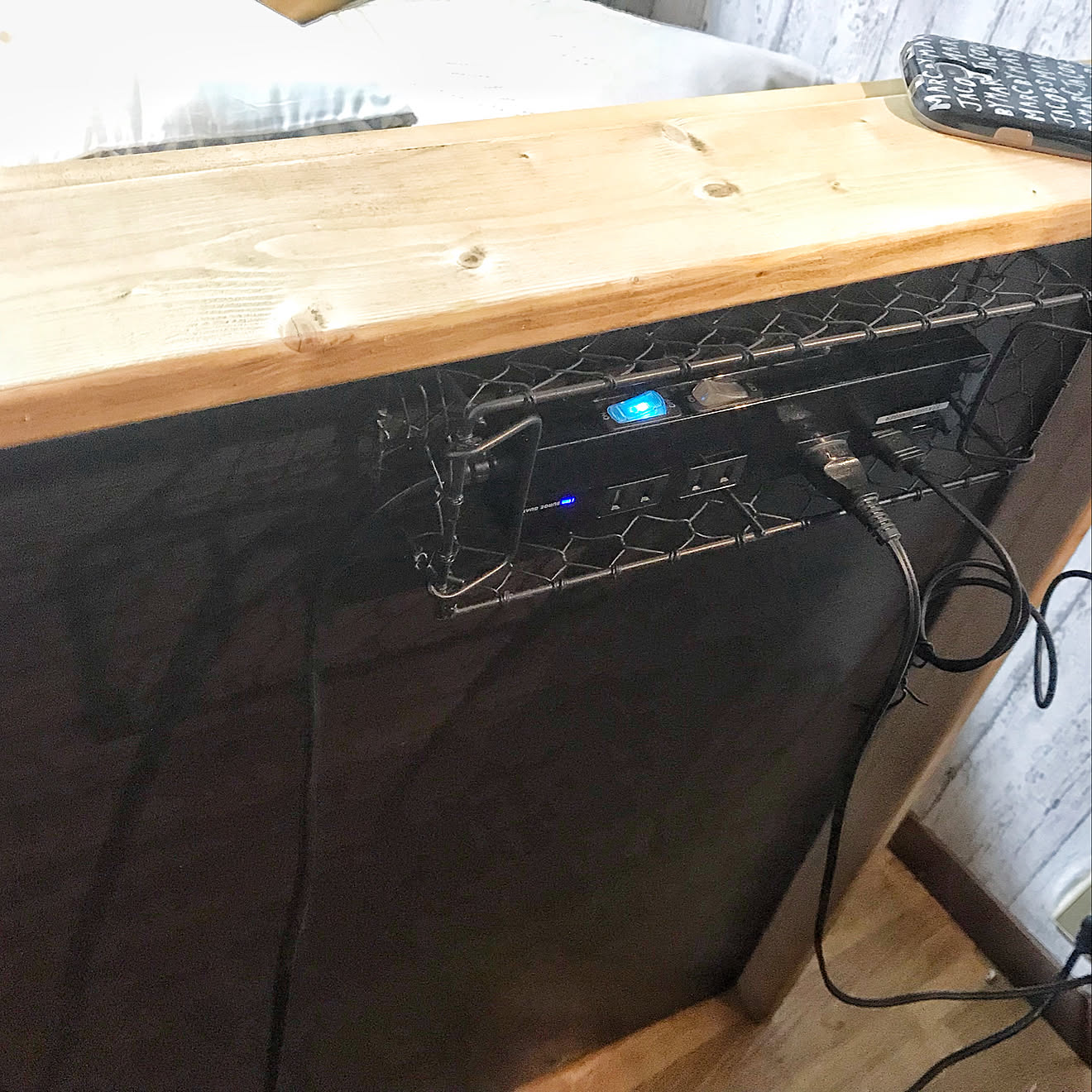 ヘッドボード/ベッド周り/100均/電源タップ収納/電源タップ&hellip;などのインテリア実例 20180306 075939