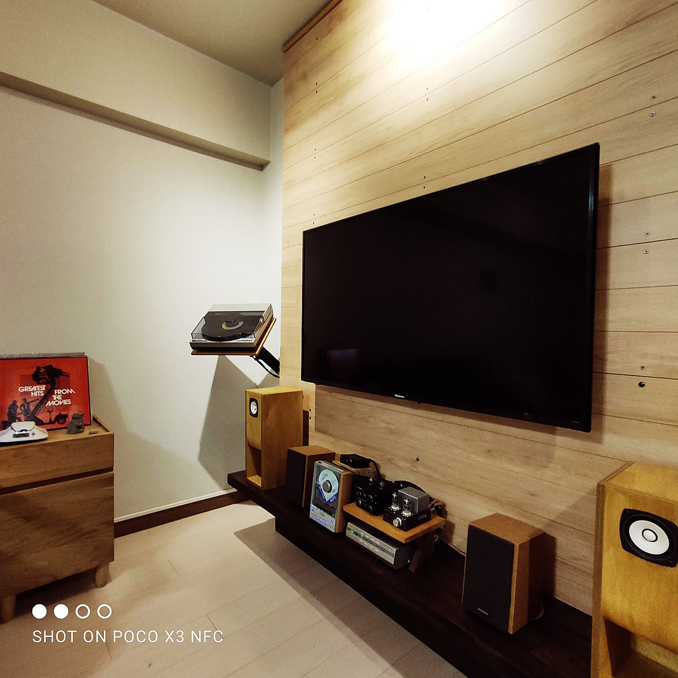 リビング/コレ、DIYしたよ！/FOSTEX/レコードプレーヤースタンド/壁掛けテレビDIY&hellip;などのインテリア実例 202105