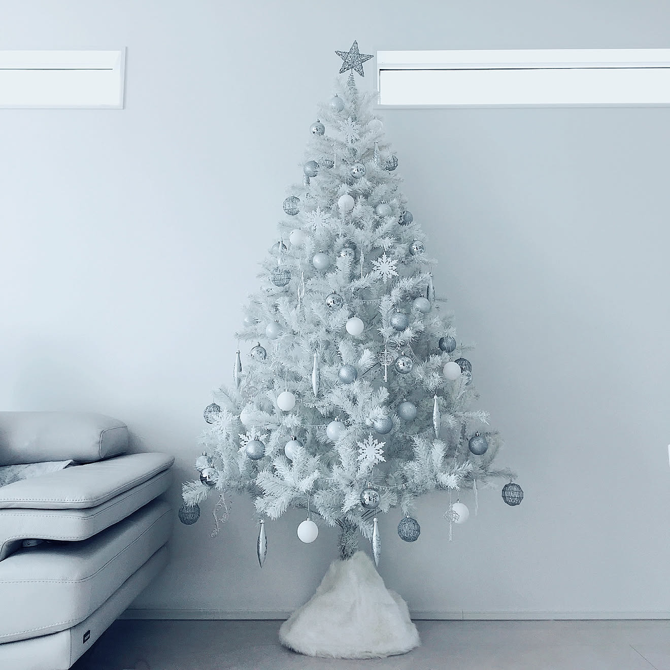 ツリー/ホワイトクリスマスツリー/クリスマス/シンプル/ホワイトインテリア...などのインテリア実例 20201108 1506