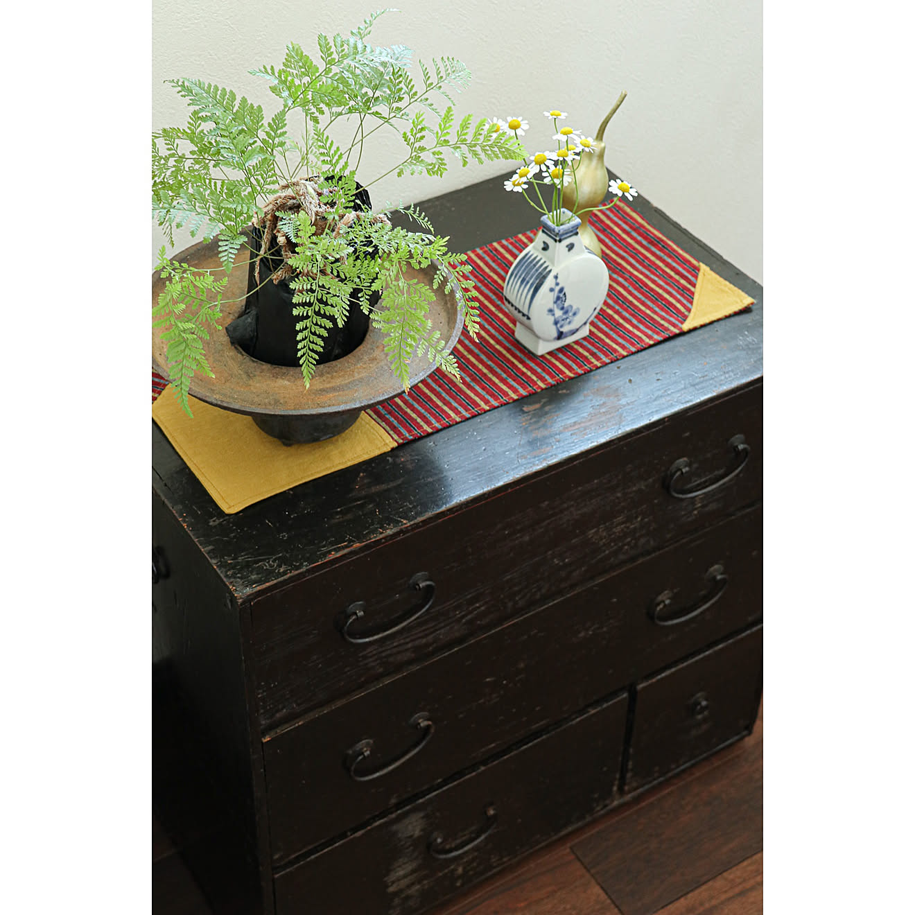 一輪挿し/植物のある暮らし/和箪笥/骨董品/無垢材の床&hellip;などのインテリア実例 20210405 160342