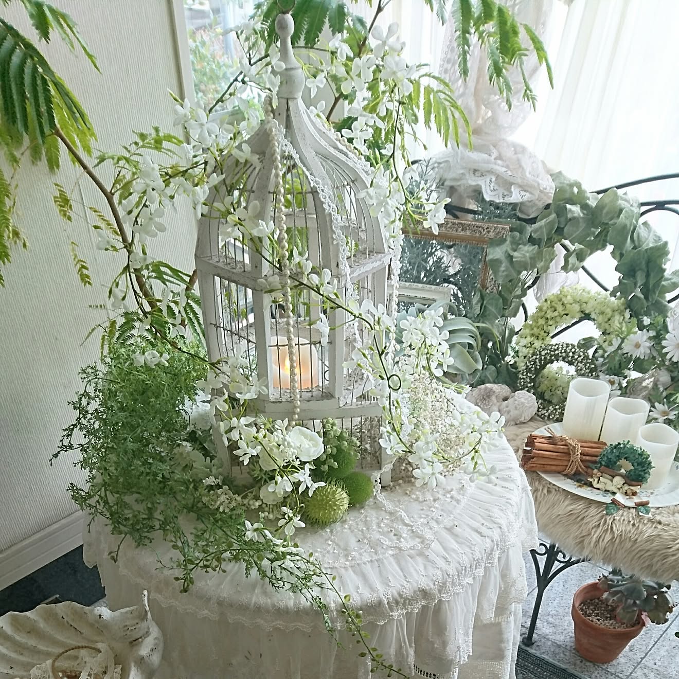 机/ホワイトインテリア/花のある暮らし/観葉植物のある部屋/NO GREEN NO LIFE&hellip;などのインテリア実例 201702