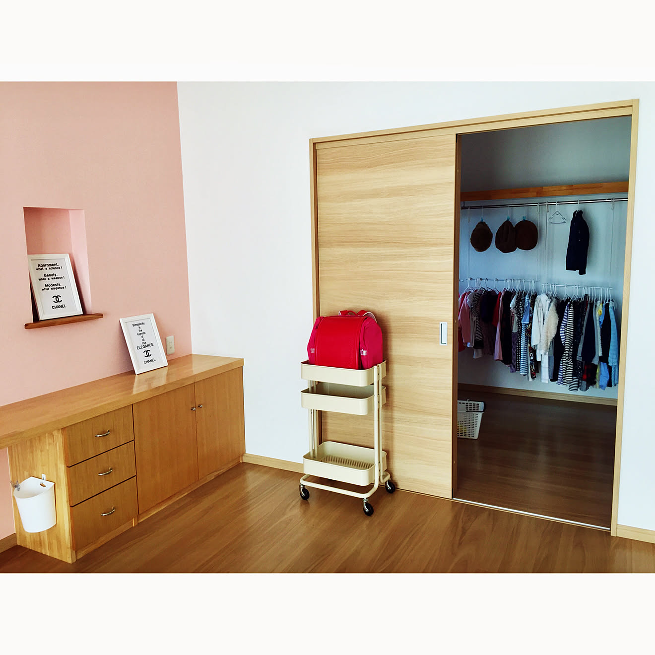造り付け棚/子ども部屋 女の子/CHANELポスター/ニッチ棚/WIC&hellip;などのインテリア実例 20190522 225515