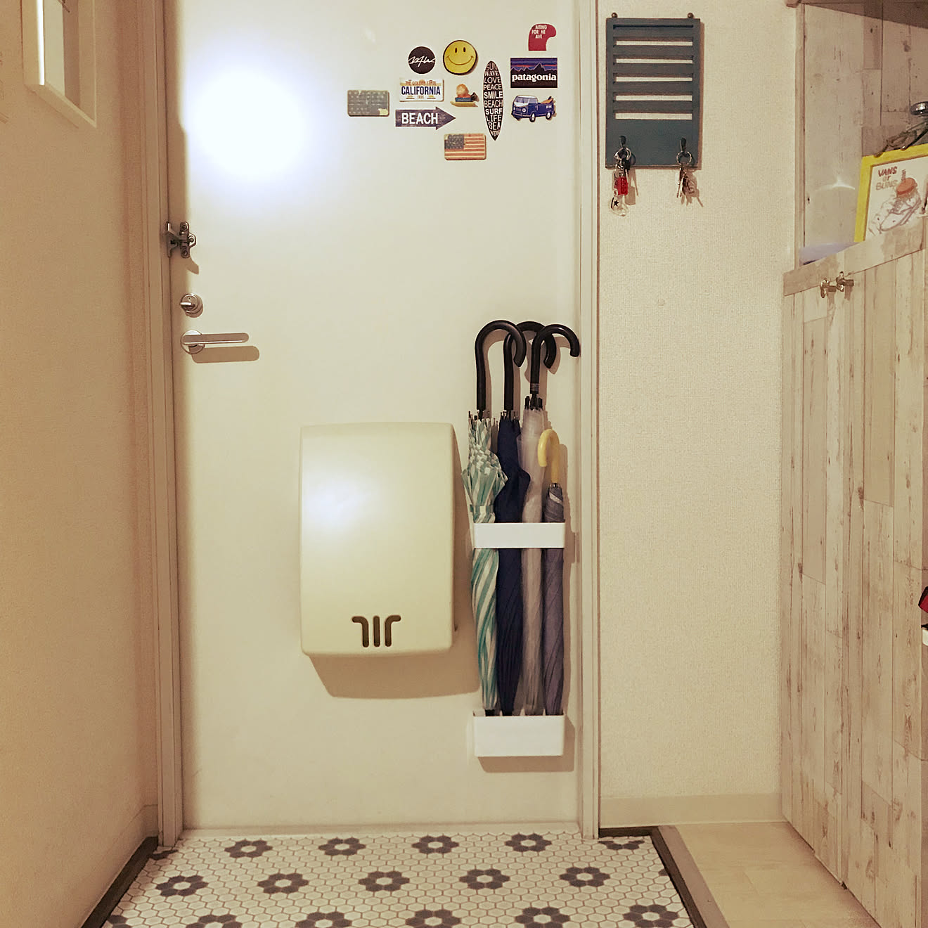 玄関/入り口/賃貸玄関/リメイクシート/セリアのインテリア実例 20181028 012951 ｜ RoomClip（ルームクリップ）