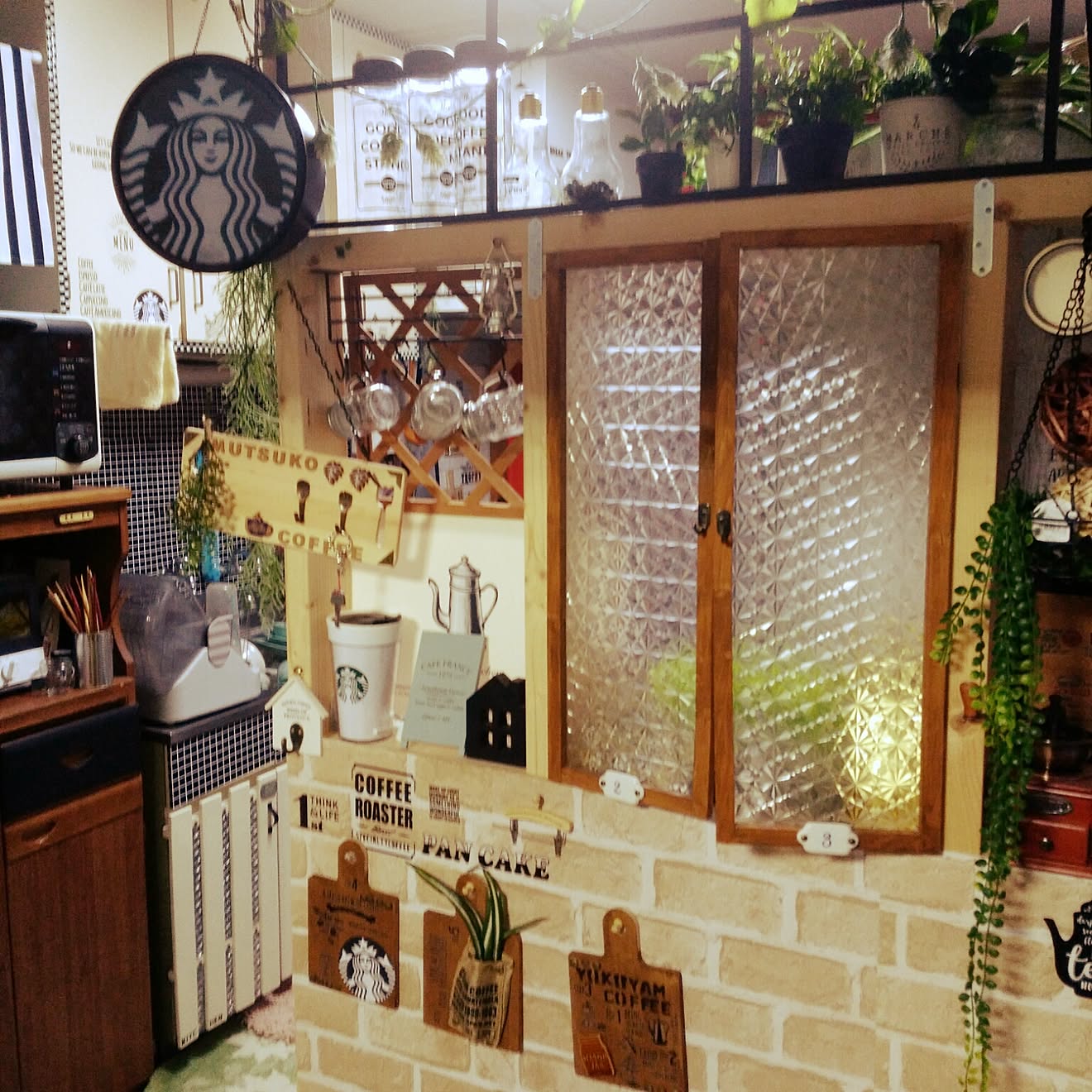 部屋全体/lenka さん真似っこスタバ看板風/RCの出会いに感謝♥︎/カフェ風/転写シールで簡単リメイク♪&hellip;などのインテリア実例