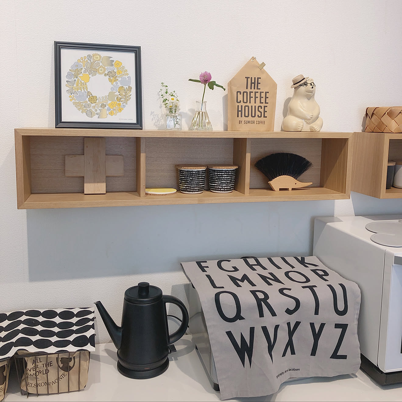 バーズワーズ塗り絵/無印良品/壁に付けられる家具/中古住宅/キャンドゥ…などのインテリア実例 - 2020-04-23 09:38:58