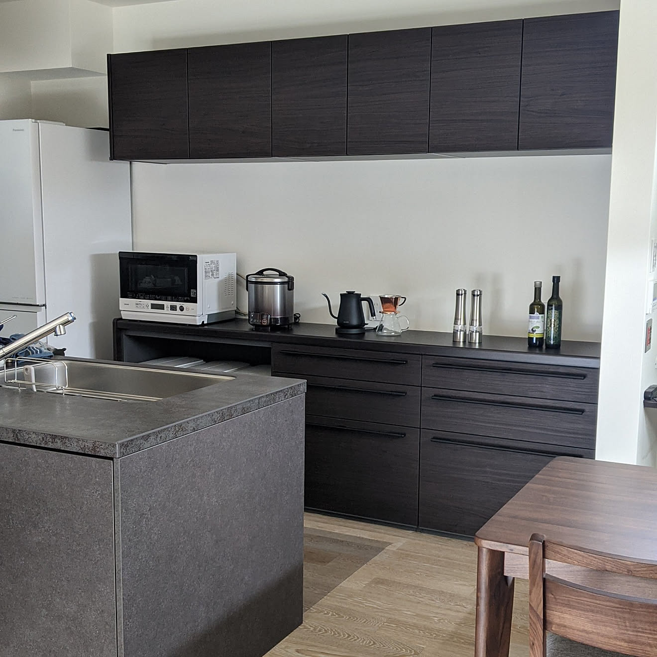  Appleの低価格iPhoneのプラスチック背面シェルの写真の可能性[更新]