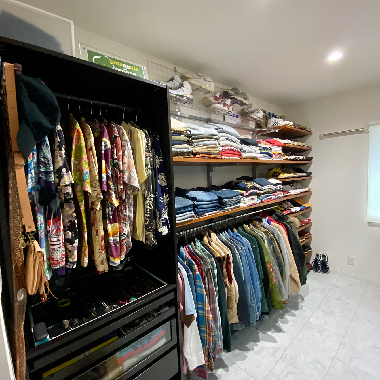 スニーカーディスプレイ/スニーカー収納/可動棚DIY/可動棚/洋服収納&hellip;などのインテリア実例 20200909 095722