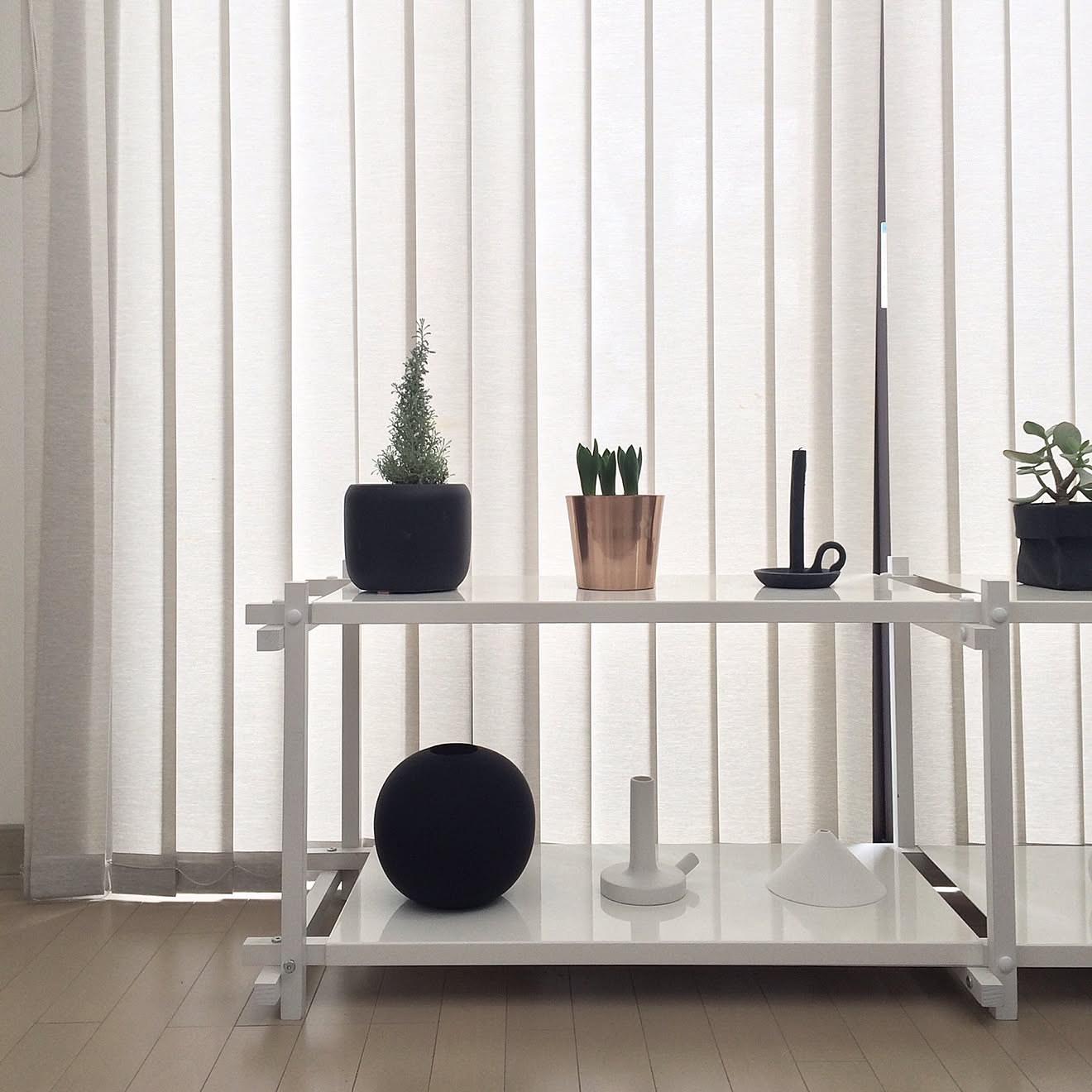 棚/ホワイトインテリア/ヒヤシンス/H&amp;M HOME/cooeedesign&hellip;などのインテリア実例 20170128 2129