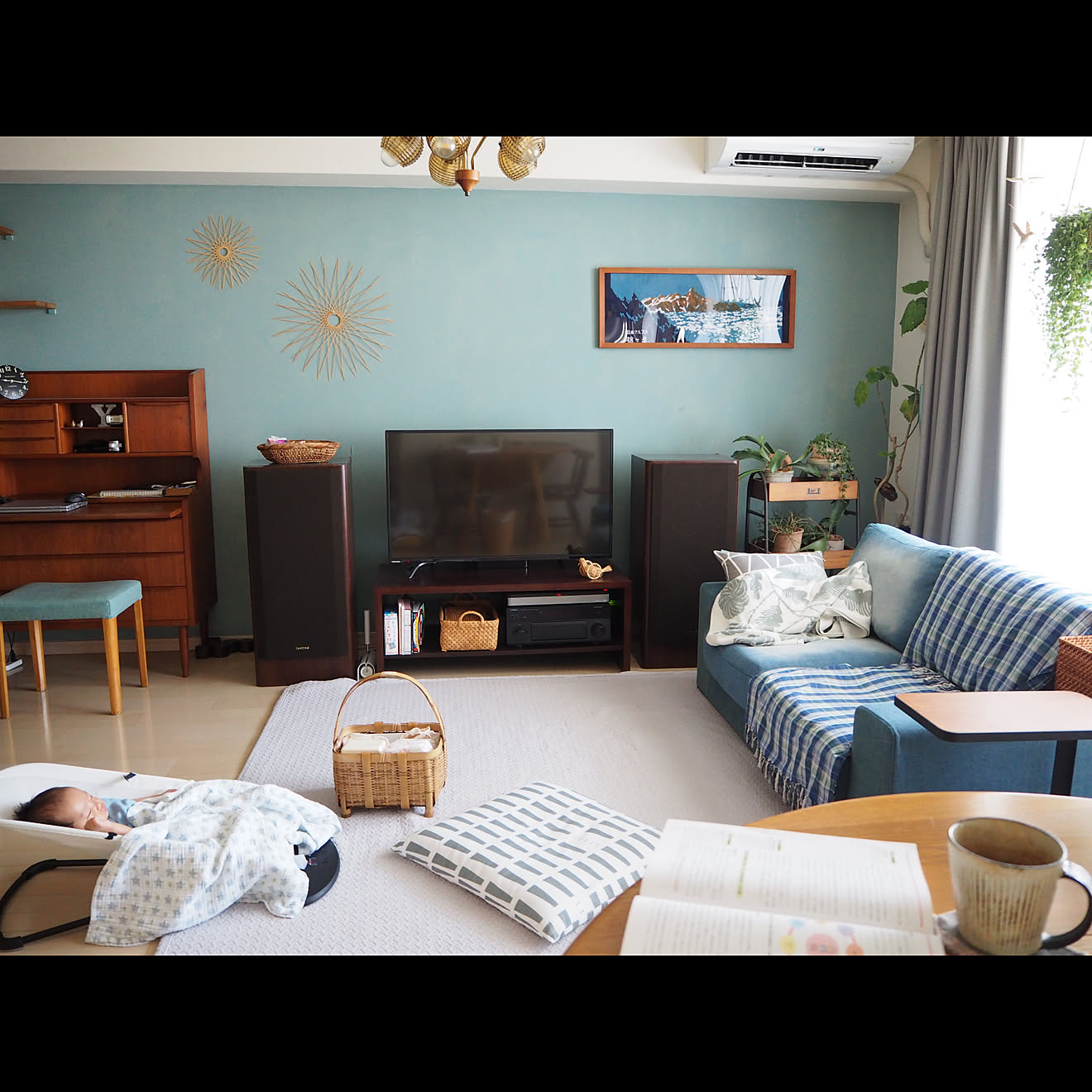 部屋全体/北欧ヴィンテージ家具/北欧ヴィンテージ照明/アーコールドロップリーフテーブル/竹かご&hellip;などのインテリア実例 201808