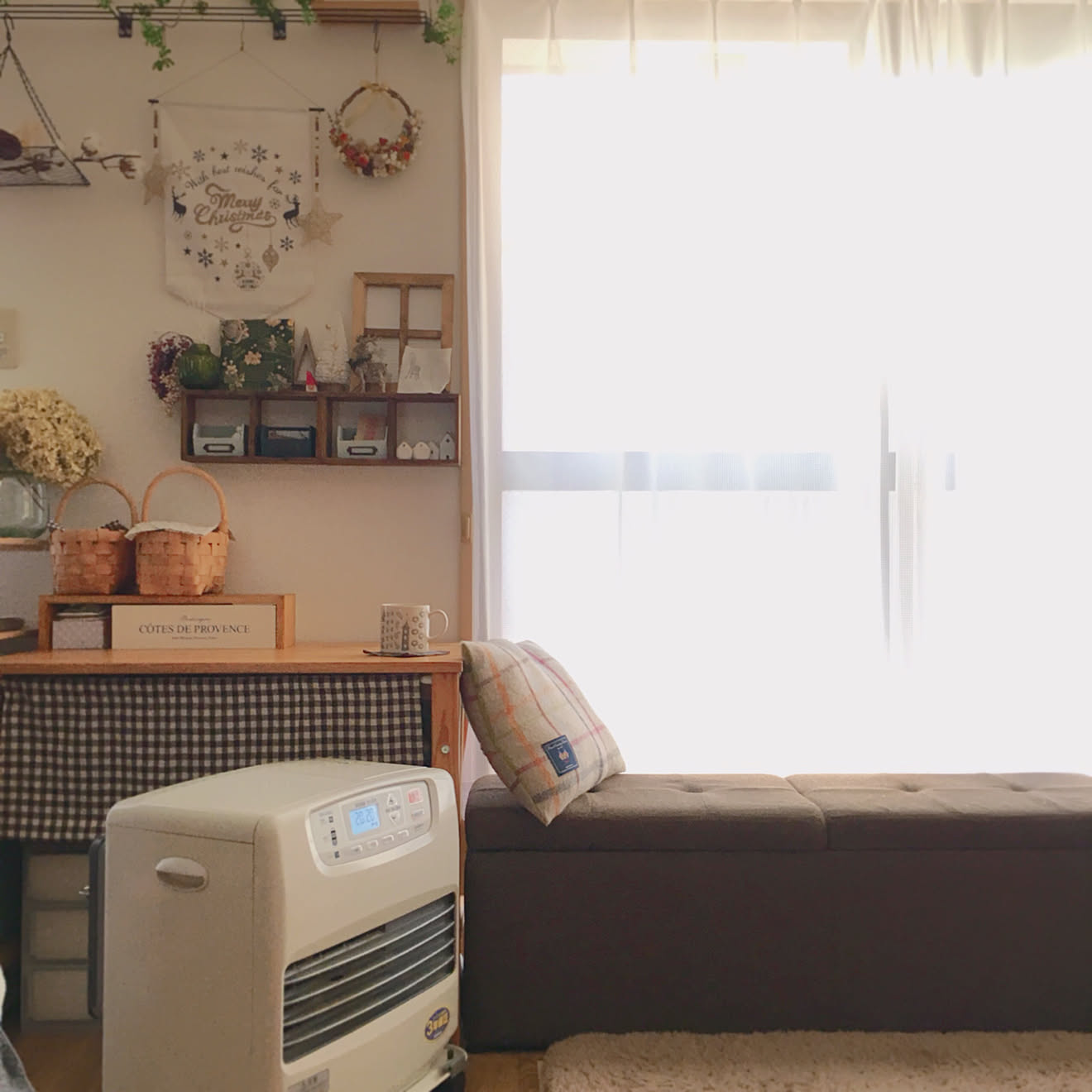 リビング/収納ベンチ/みなさまの作品 ︎*。/手作りクッションカバー/無印良品&hellip;などのインテリア実例 20171122 0811