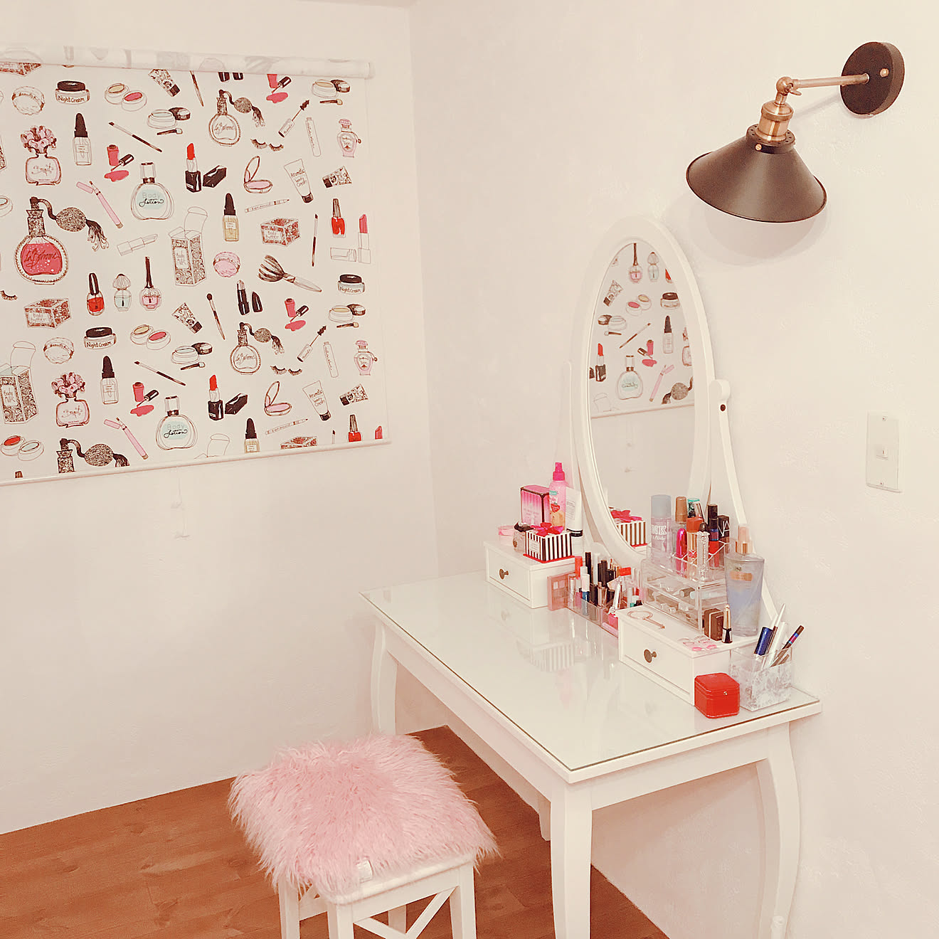 可愛い 女子高生の部屋のインテリア実例15選 買うべきおしゃれなプチプラ100均雑貨や片付けが楽な部屋は インテリアまとめサイト Luv Interior