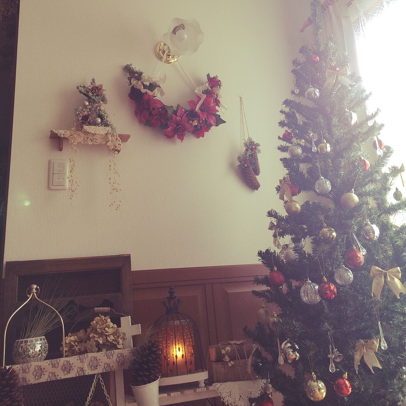 部屋全体/クリスマスツリー180cm/松ぼっくりアレンジ/ビーズランプ/クリスマスなどのインテリア実例 - 2015-11-22 09: