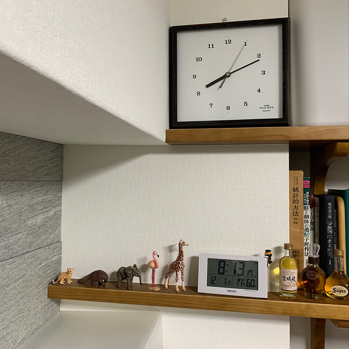 夫の部屋/ウッドワンの棚/木製棚受けカバー/引越し祝いの頂き物/studio PEAK HOUR&hellip;などのインテリア実例 202012