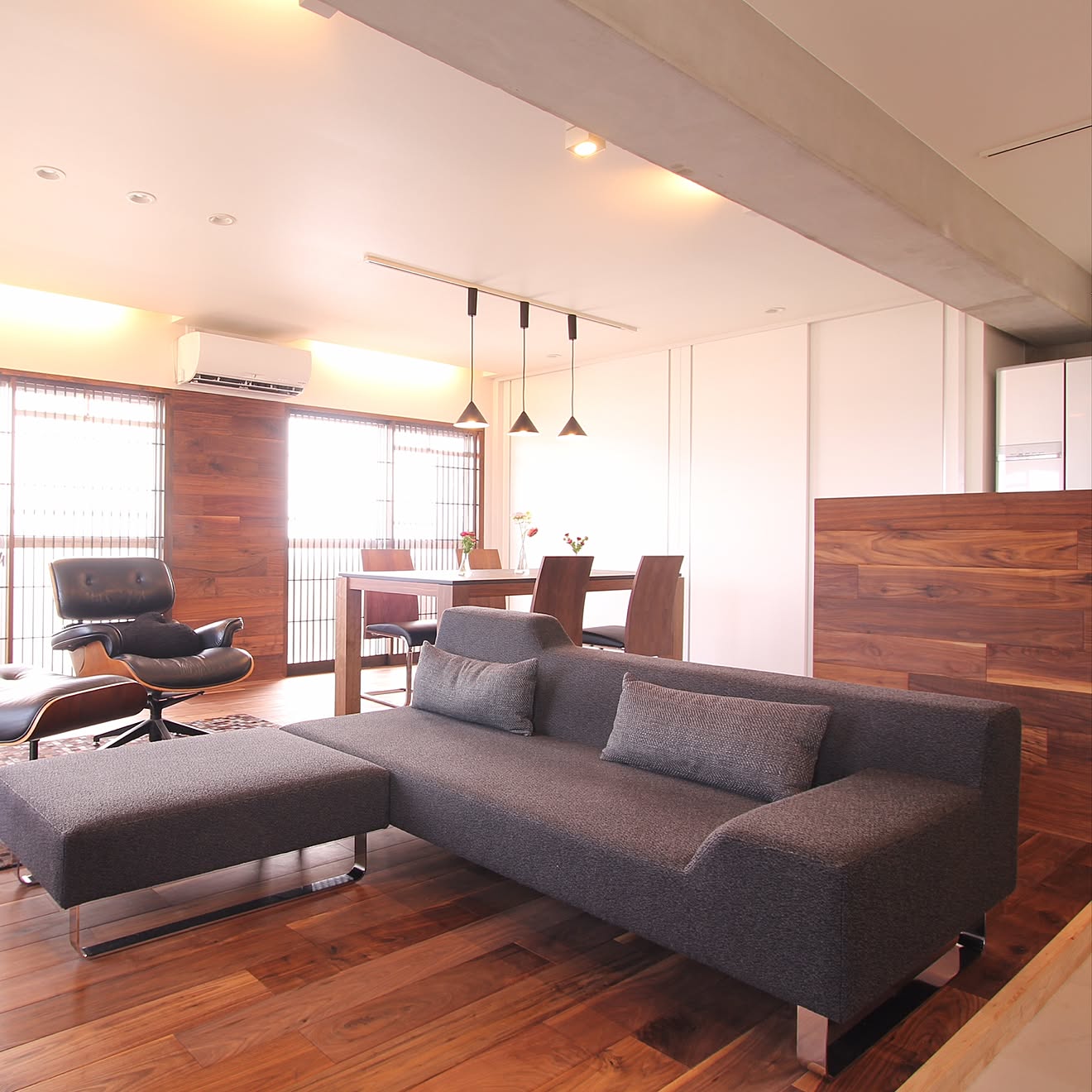 部屋全体/マンションリノベーション/ウォールナット/無垢フローリング/FLANNEL SOFA&hellip;などのインテリア実例 201506