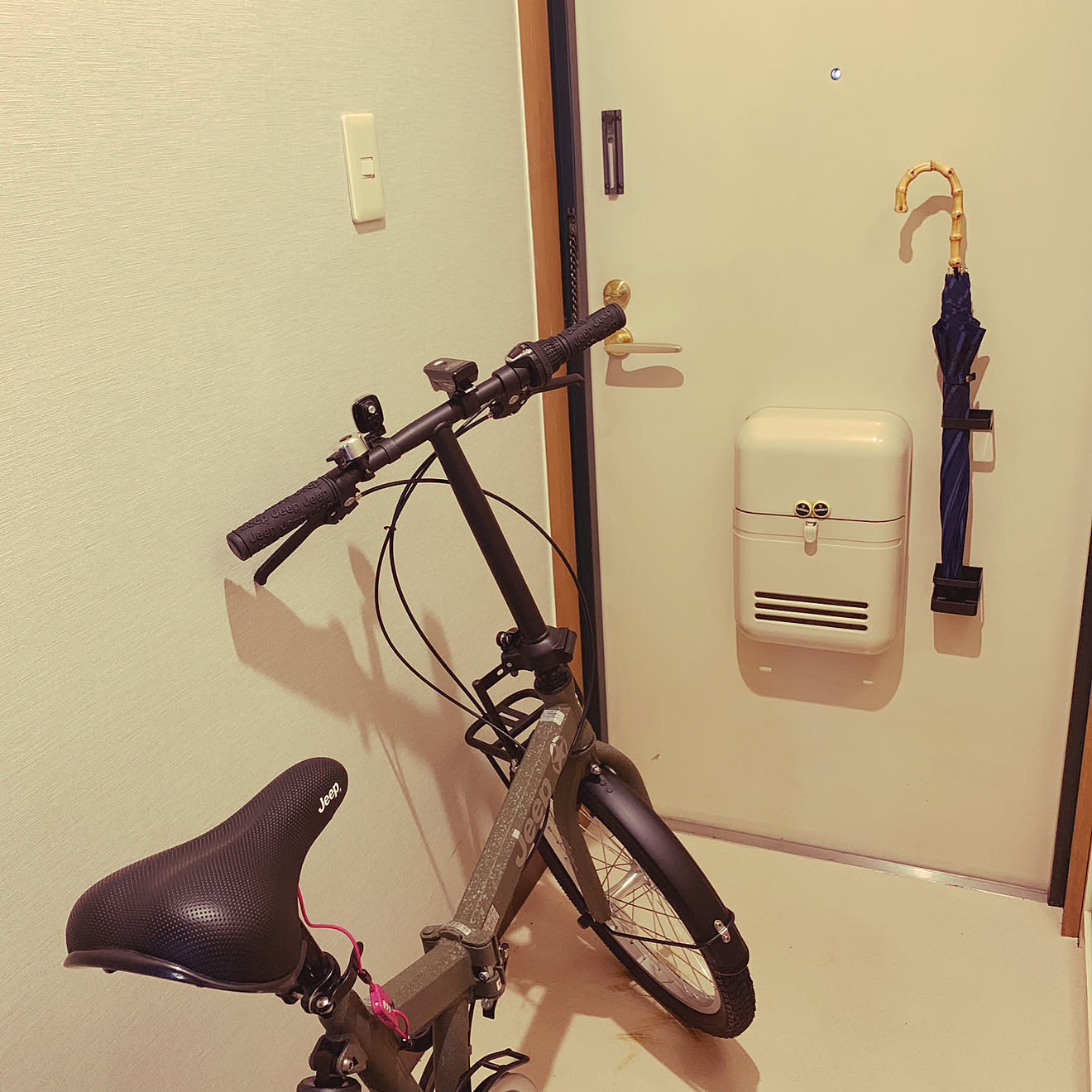 玄関に自転車/JEEP/折りたたみ自転車/自転車/玄関/入り口&hellip;などのインテリア実例 20190705 093046