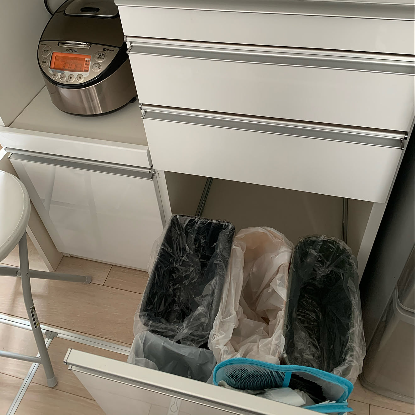 アイデア商品/ちょい捨て/人気/ゴミ箱収納付食器棚/島忠家具&hellip;などのインテリア実例 20201102 101755