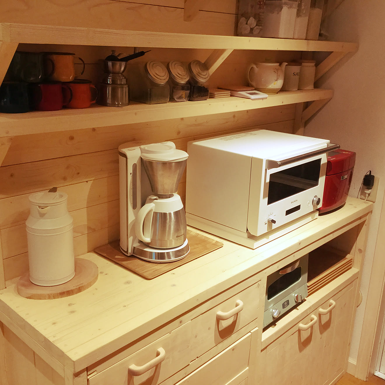 ビタントニオのコーヒーメーカー/食器棚ベージュ/キッチン棚/キッチンカウンターDIY/ナチュラル&hellip;などのインテリア実例 202003