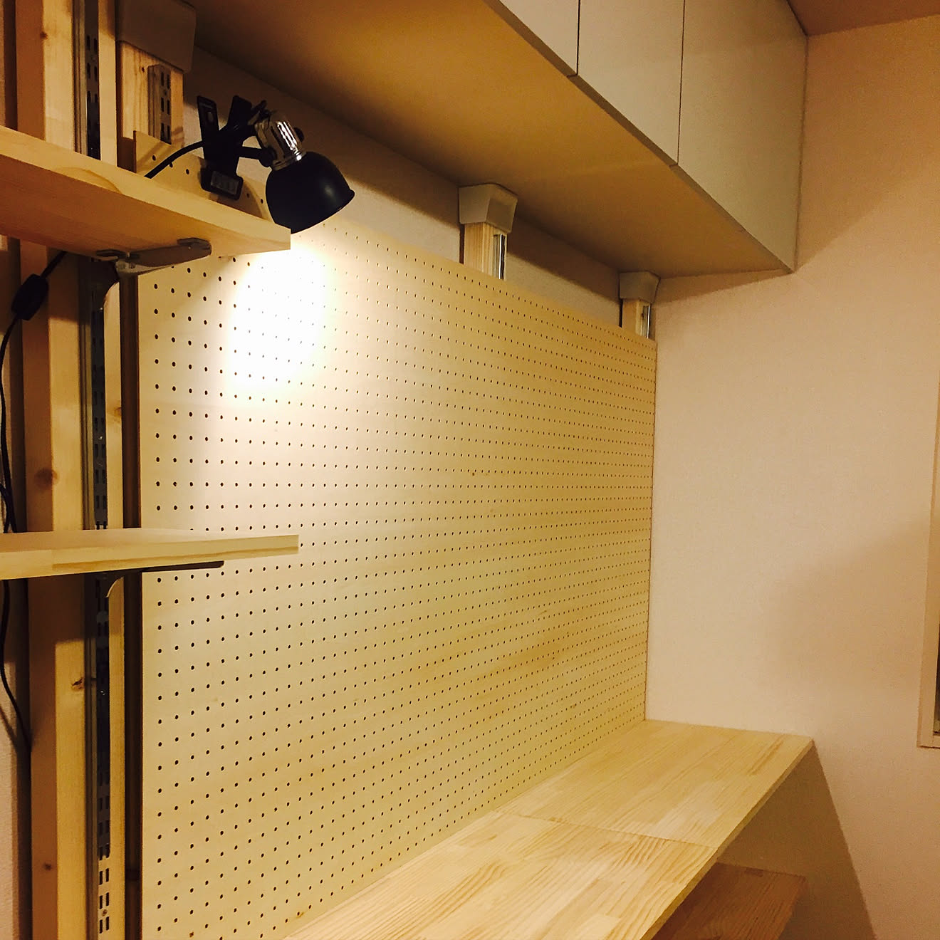 照明/有孔ボード DIY/DIY/キッチン収納/ディアウォールで壁をつくる&hellip;などのインテリア実例 20200505 1618