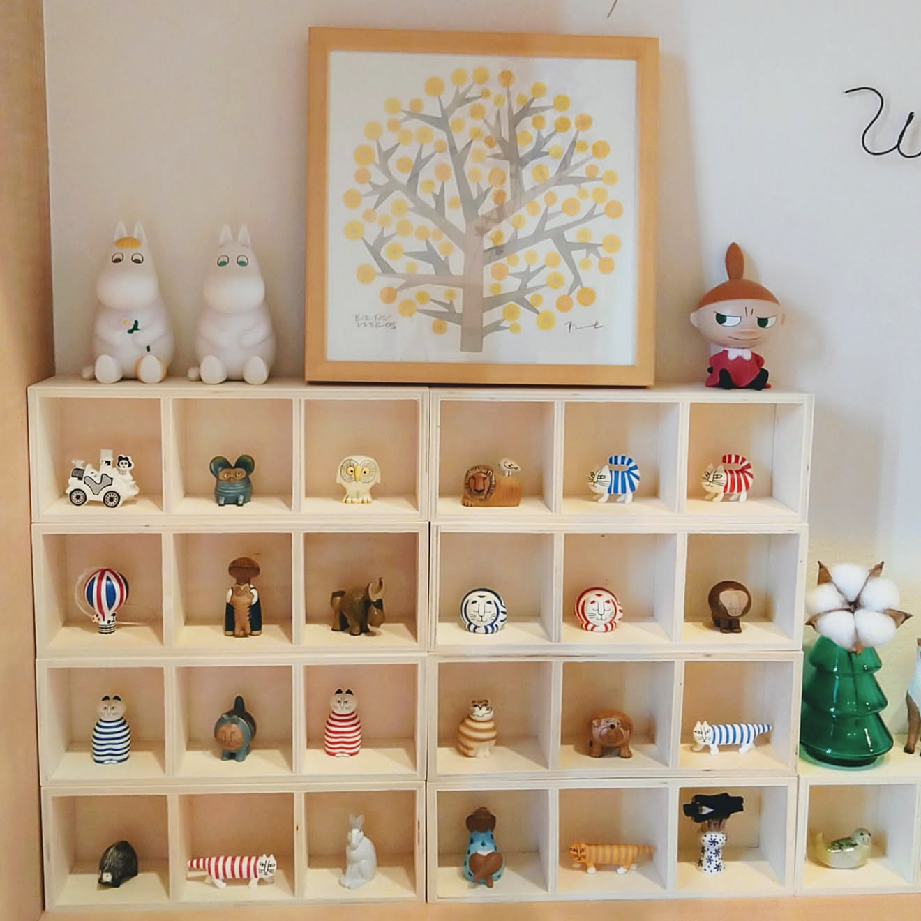 Moomin Figurine Display Shelf