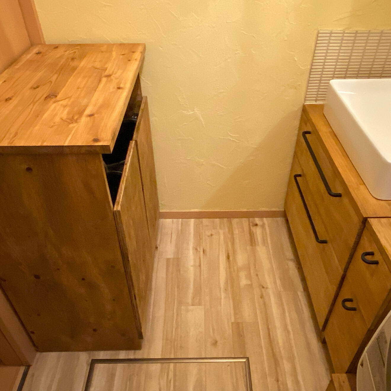 洗面所壁紙と床の色と小物との組み合わせのコツは？