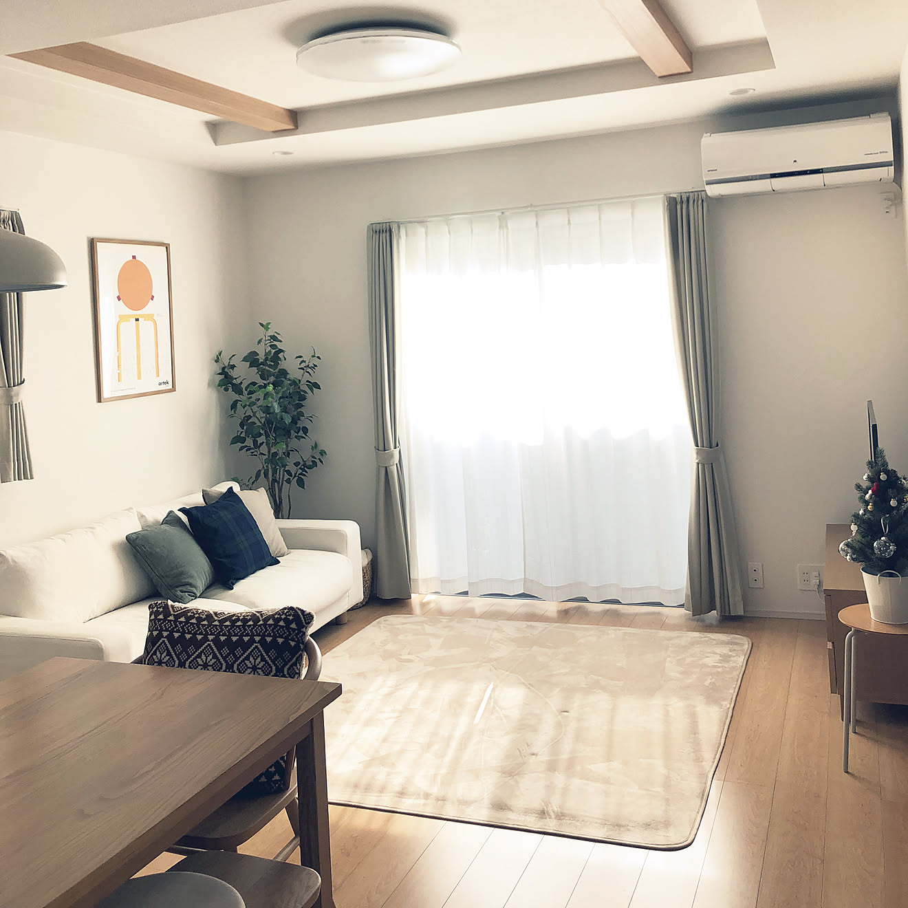 リビング/おNEW/無印良品ラグ/Mダックスがそそうした‼️/無印良品...などのインテリア実例 - 2017-01-19 19:25:58 ...