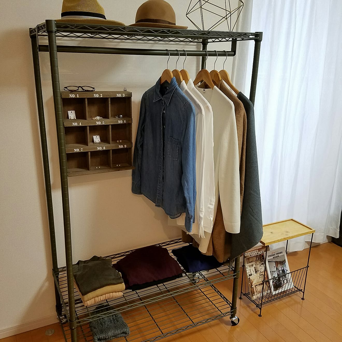 クローゼットがない部屋の洋服収納実例は？