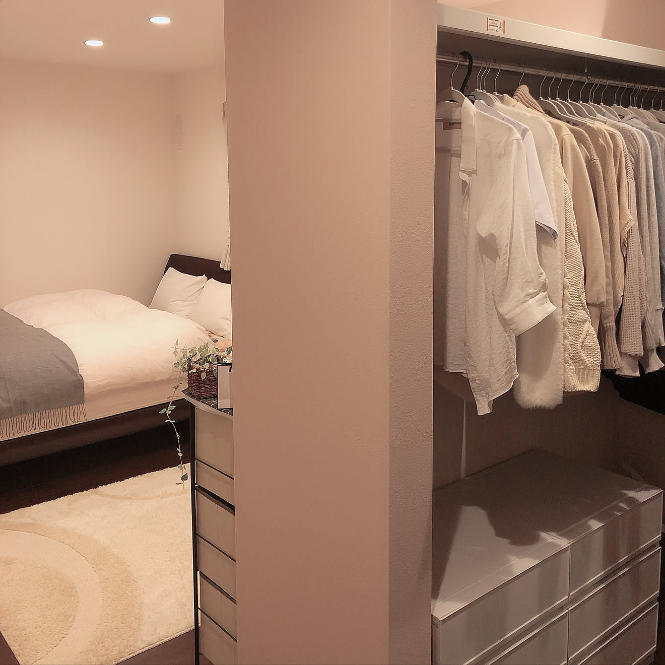 ベッド周り/タイルカーペット/ウォークインクローゼット/モダンデコのインテリア実例 20170801 002906