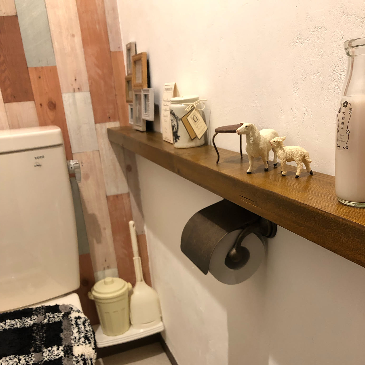 ブリキ/トイレ棚ディスプレイ/トイレ棚DIY/トイレ棚/楽して掃除したい&hellip;などのインテリア実例 20190423 100828