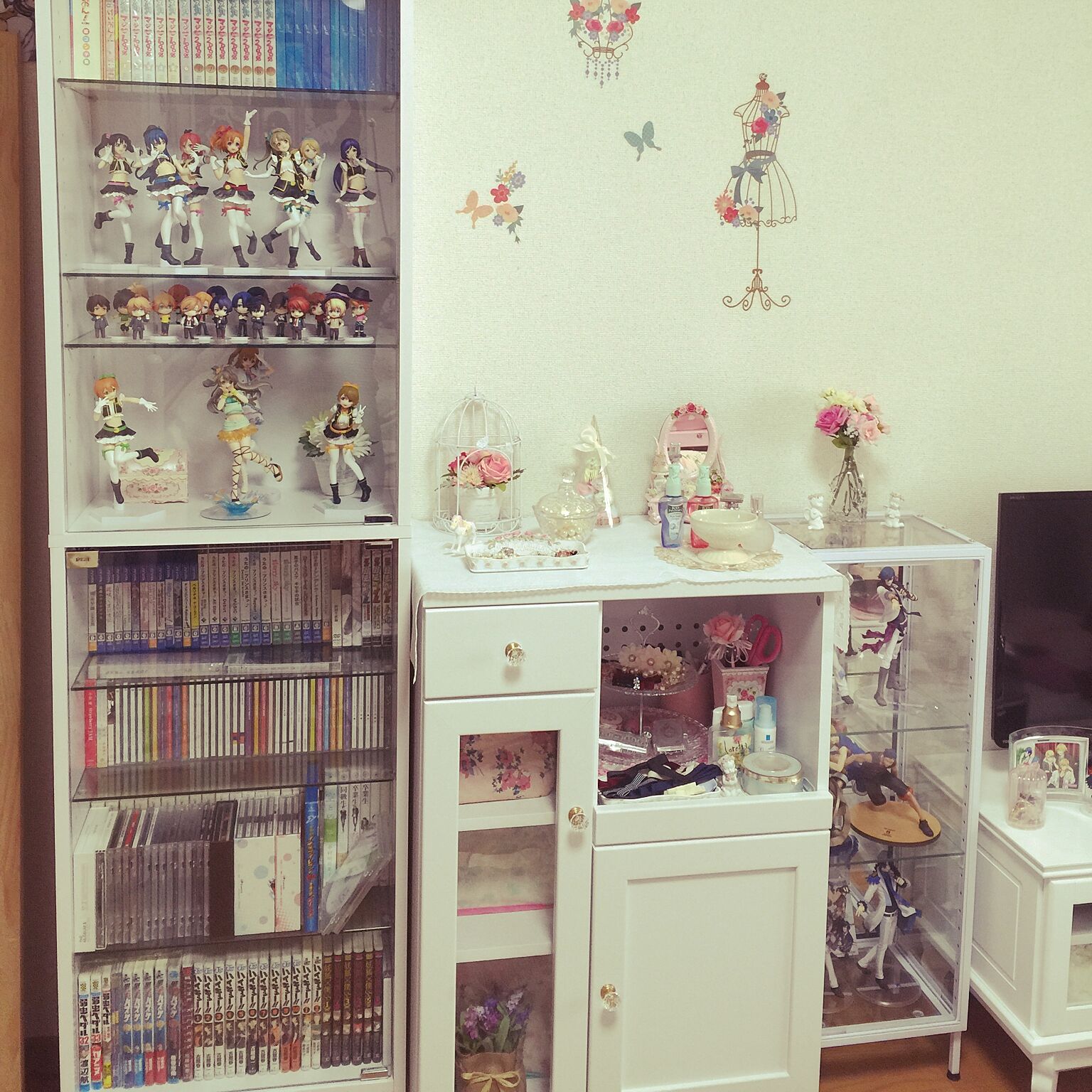 Unveiling the World of Japanese Otaku Room Decor: Anime, Manga, and More