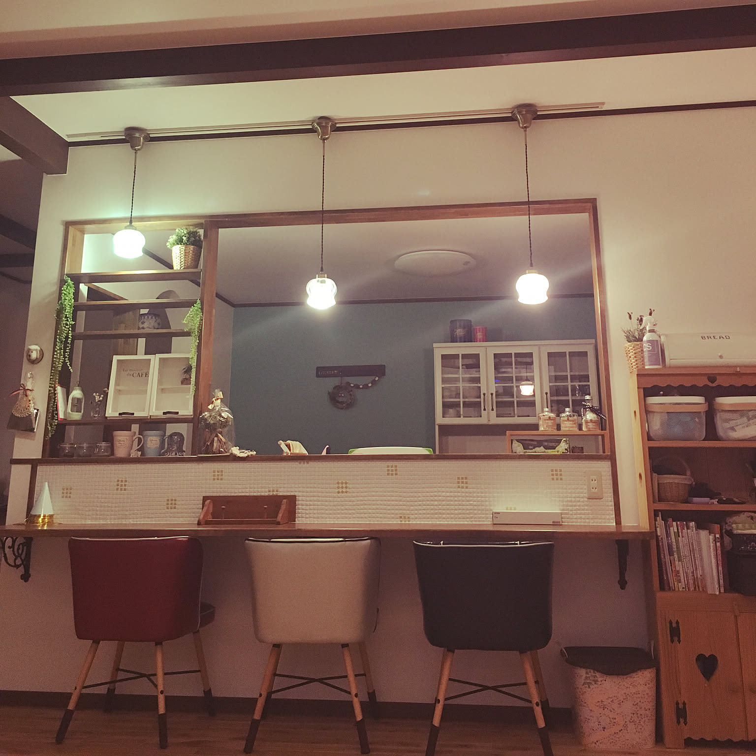 キッチン/カウンターチェア/ペンダントライト/カフェ風/カフェ風キッチン&hellip;などのインテリア実例 20190106 222017