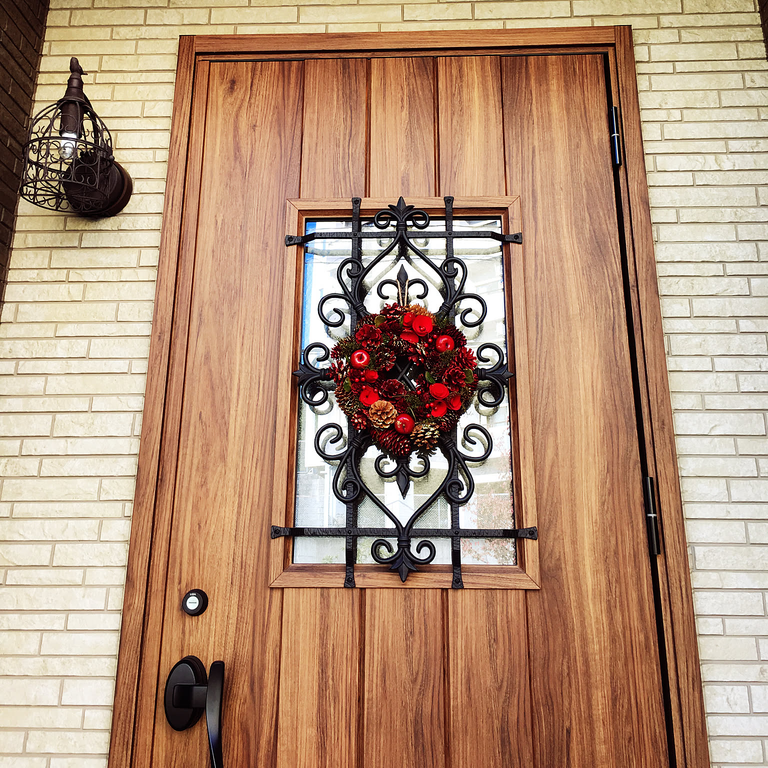 Entrance/クリスマスリース/LIXIL玄関ドア/クリスマス/ニトリ/いいね&フォローありがとうございます☆...などのインテリア実例