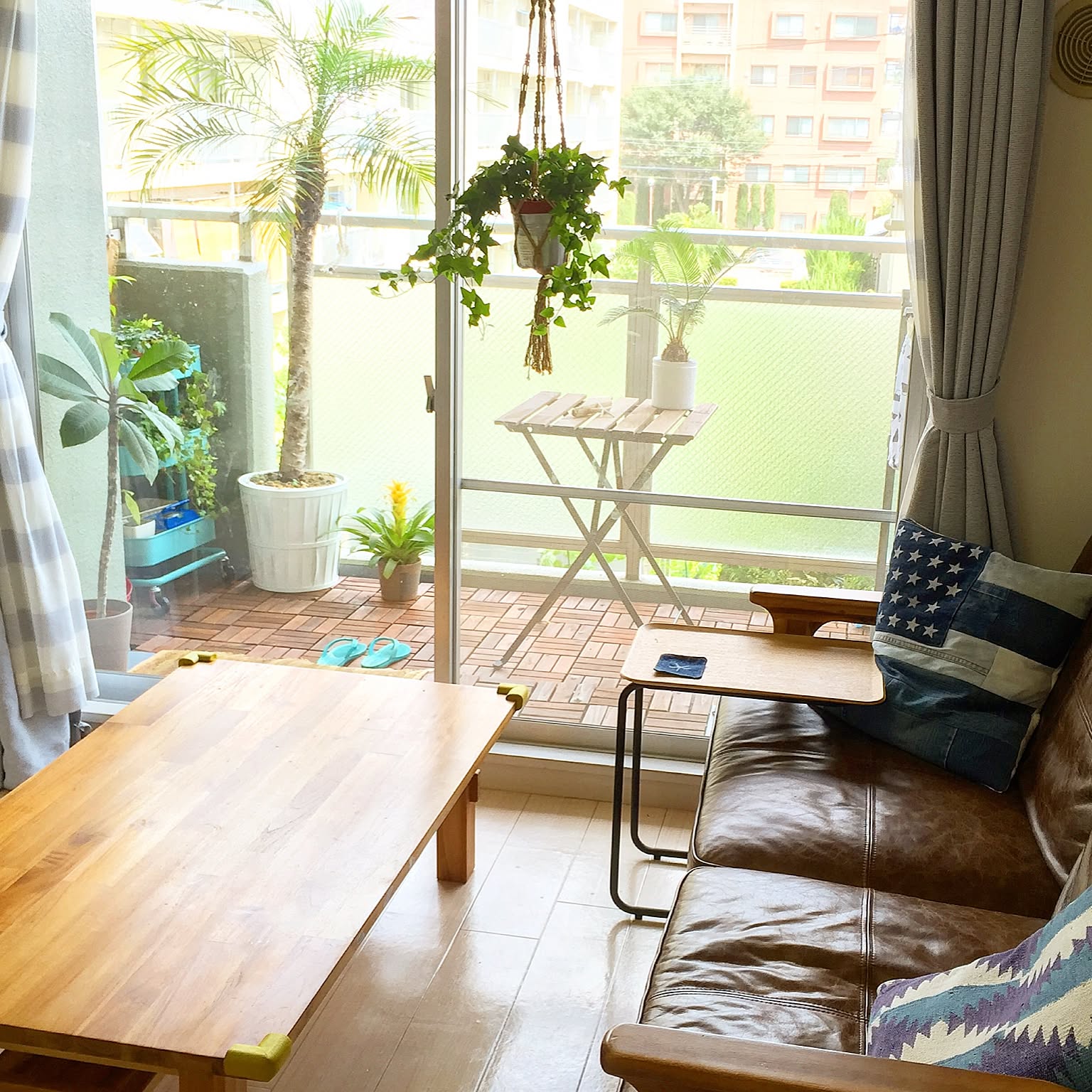 https://cdn.roomclip.jp/v1/1536/roomclip-mag/img_1536/25ca4279431bc5285e5c581532b045b428b7b256.jpg