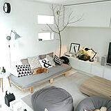 グレーなシンプル部屋の写真