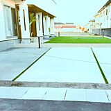 芝生×コンクリートの写真