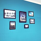 ブルーの壁の写真