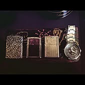 ダイニングの棚 こすってアレンジ ヴィンテージ壁紙シート セリア 棚 Zippo などのインテリア実例 19 06 21 57 Roomclip ルームクリップ