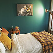 快適な寝室づくりに♡ハンドメイドの作品で彩るベッド周り
