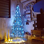 今年のクリスマスツリーはブルーをとり入れてみませんか？