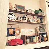 嫁入り道具をリメイクです。生まれ変わったカフェ風ディスプレイ食器棚 by miyaさん