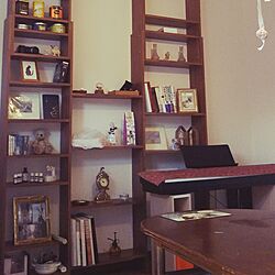棚/つっぱり書棚/ひとり暮らし/ピアノのある部屋/時計のある風景のインテリア実例 - 2017-04-09 11:27:56