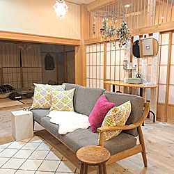 部屋全体/愛用の家具/三人掛けソファー/海外インテリアに憧れる/心地よい暮らし...などのインテリア実例 - 2023-03-26 21:12:43