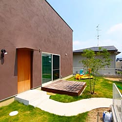 玄関/入り口/ガーデン/塗り壁/チョコレート色/芝生の庭...などのインテリア実例 - 2016-07-13 18:50:05