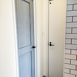 部屋全体/サブウェイスタイルのクロス/水色のドアと緑色のドア(写ってないけど)のインテリア実例 - 2016-09-17 13:32:36