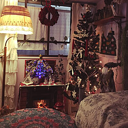 部屋全体/CHEERSブック型クリスマスツリー/手作り暖炉風/サンタさんお迎えしました♪♪/イイねコメント感謝です♡♡...などのインテリア実例 - 2017-11-11 15:19:18