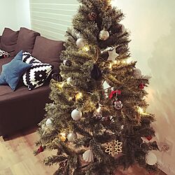 リビング/クリスマスツリー/niko and…　/ライトアップ/クッション...などのインテリア実例 - 2016-12-01 20:17:35