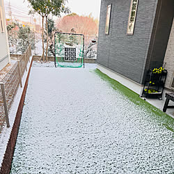 雪景色の庭/ベッド周り/人工芝/勝手口からの足跡は私♡のインテリア実例 - 2022-02-17 07:43:55