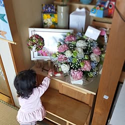 花のある暮らし/命日/こどものいる暮らし/フラワーアレンジメント/棚...などのインテリア実例 - 2023-04-27 22:16:49