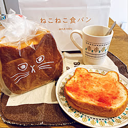 クラッシュゲート テーブル/でも食べる♡/食べるのがもったいないくらい♡/ランチョンマットも実は食パン/カップと皿は１００均...などのインテリア実例 - 2022-07-05 09:55:23